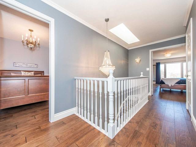 130 Fairwood Pl W, House attached with 2 bedrooms, 4 bathrooms and 2 parking in Burlington ON | Image 8