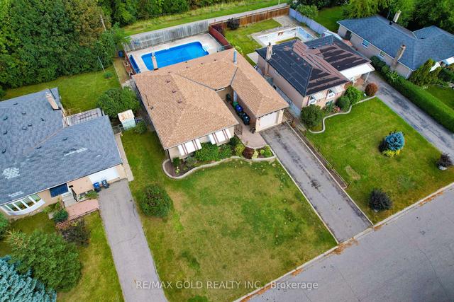 77 Belmont Dr, House detached with 3 bedrooms, 2 bathrooms and 5 parking in Brampton ON | Image 33