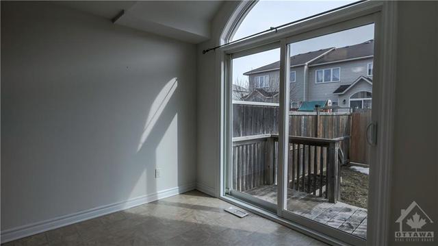 188 Tacom Circle, Townhouse with 3 bedrooms, 3 bathrooms and 2 parking in Ottawa ON | Image 8