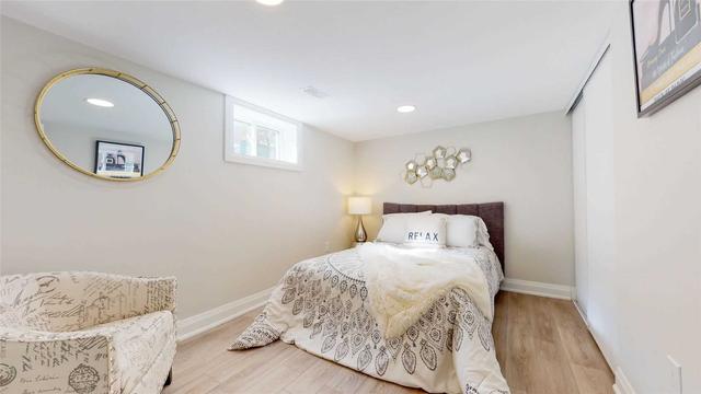 20 Lewiston Rd, House detached with 3 bedrooms, 4 bathrooms and 5 parking in Toronto ON | Image 6