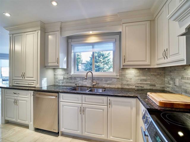1101 Petunia Pl, House detached with 4 bedrooms, 4 bathrooms and 6 parking in Pickering ON | Image 4