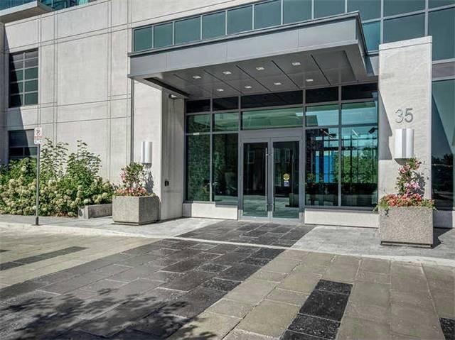 820 - 35 Brian Peck Cres, Condo with 1 bedrooms, 1 bathrooms and 1 parking in Toronto ON | Image 2