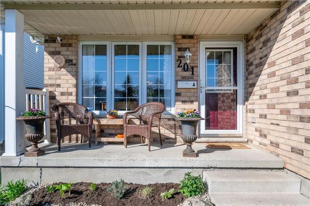 a - 201 Springfield Crescent, House semidetached with 3 bedrooms, 2 bathrooms and 3 parking in Waterloo ON | Image 4