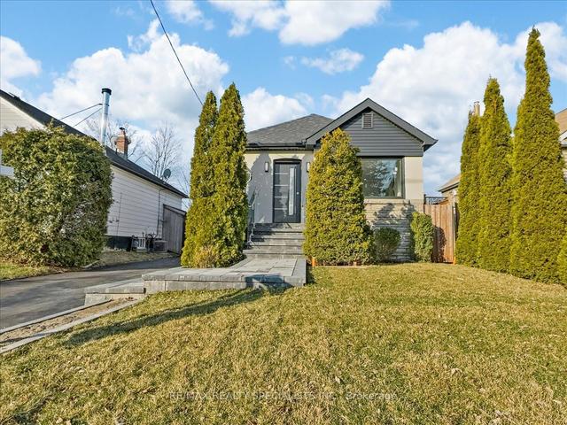 70 Atlee Ave, House detached with 2 bedrooms, 2 bathrooms and 3 parking in Toronto ON | Image 23