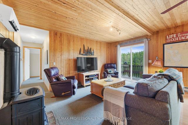 1029 Parkholme Rd, House detached with 3 bedrooms, 2 bathrooms and 8 parking in Gravenhurst ON | Image 6