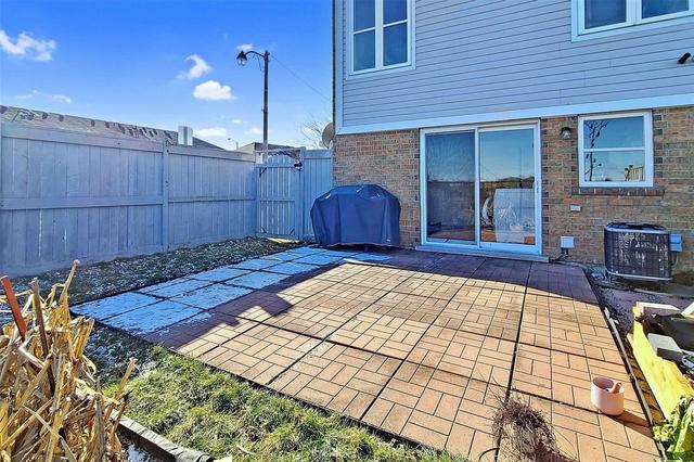 3 Chicory Lane, House attached with 3 bedrooms, 4 bathrooms and 4 parking in Toronto ON | Image 26
