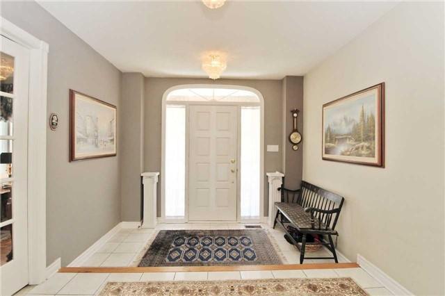 863 Filiberto Pl, House detached with 4 bedrooms, 3 bathrooms and 4 parking in Newmarket ON | Image 2