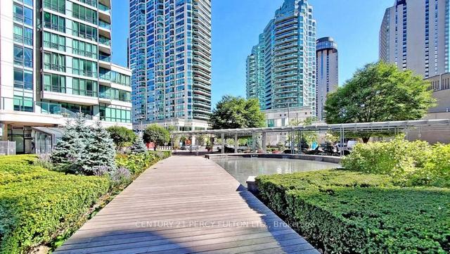 2205 - 18 Harbour St, Condo with 2 bedrooms, 2 bathrooms and 1 parking in Toronto ON | Image 1