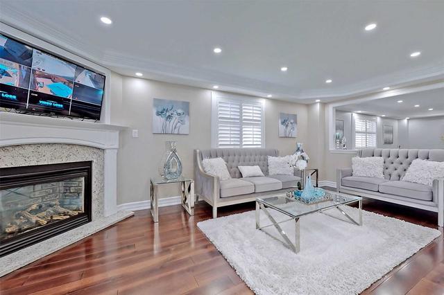 10 Durant Cres, House detached with 4 bedrooms, 6 bathrooms and 8 parking in Markham ON | Image 15