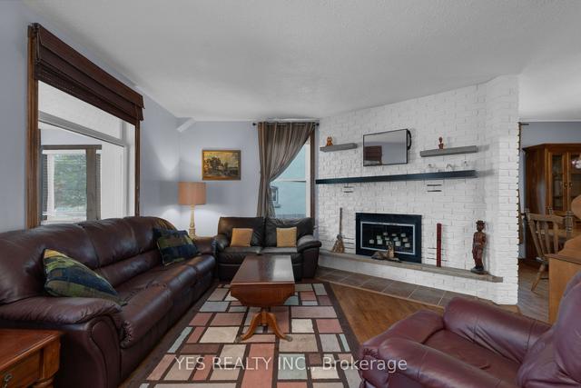 412 Regent St, House detached with 2 bedrooms, 2 bathrooms and 7 parking in Orillia ON | Image 7
