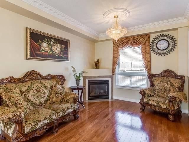 20 Ashdale Rd, House semidetached with 3 bedrooms, 4 bathrooms and 2 parking in Brampton ON | Image 3