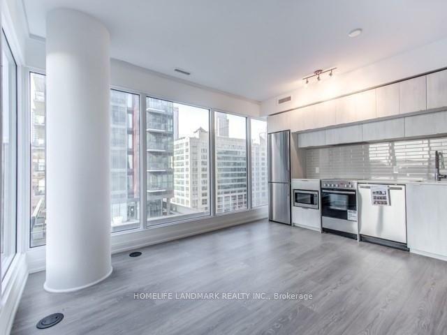 4005 - 181 Dundas St E, Condo with 2 bedrooms, 1 bathrooms and 0 parking in Toronto ON | Image 8