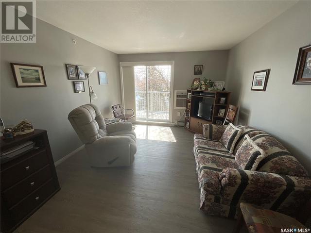 401 - 2006 7th Street, Condo with 2 bedrooms, 1 bathrooms and null parking in Rosthern SK | Image 8