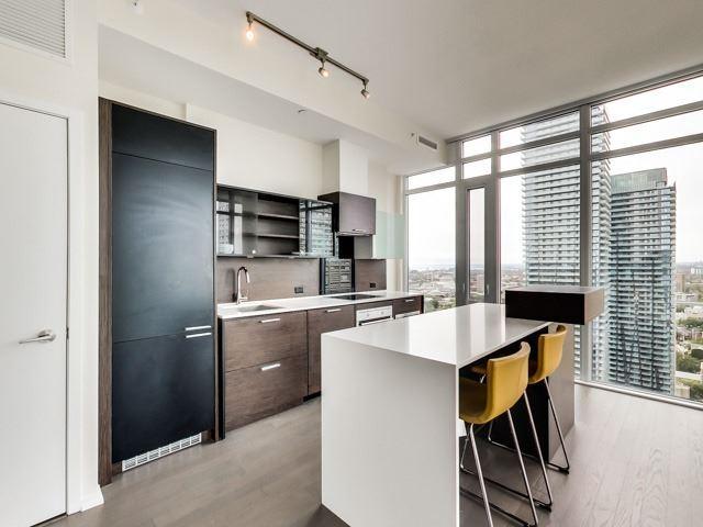Lph3407 - 75 St Nicholas St, Condo with 2 bedrooms, 2 bathrooms and 1 parking in Toronto ON | Image 4