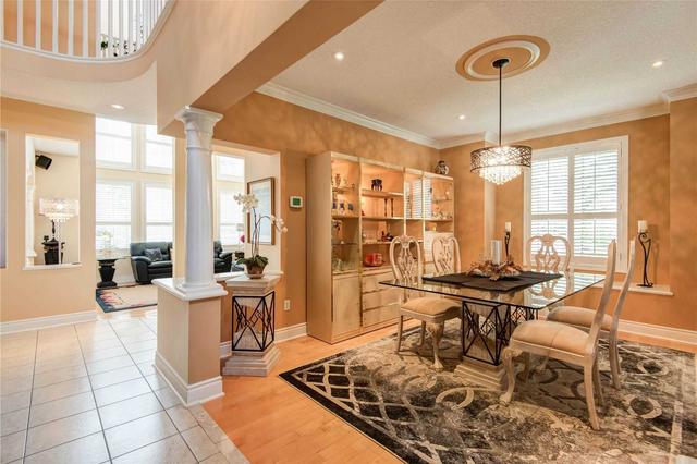 7027 Gillespie Lane, House detached with 3 bedrooms, 4 bathrooms and 6 parking in Mississauga ON | Image 4