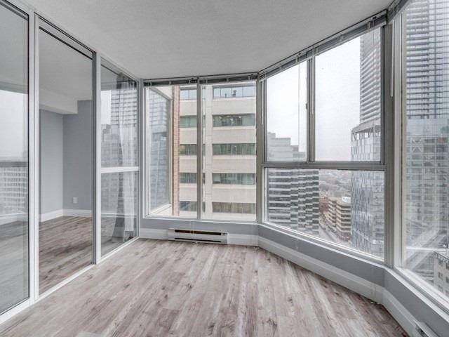 2306 - 55 Centre Ave, Condo with 2 bedrooms, 2 bathrooms and 1 parking in Toronto ON | Image 16