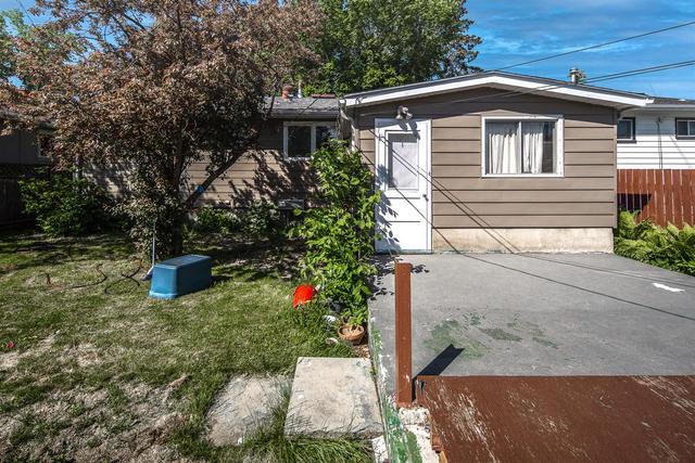 52 Fay Road Se, House detached with 7 bedrooms, 2 bathrooms and 2 parking in Calgary AB | Image 24