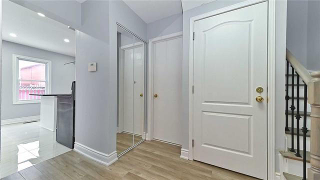 34 Woodside Crt, House detached with 3 bedrooms, 4 bathrooms and 3 parking in Brampton ON | Image 37
