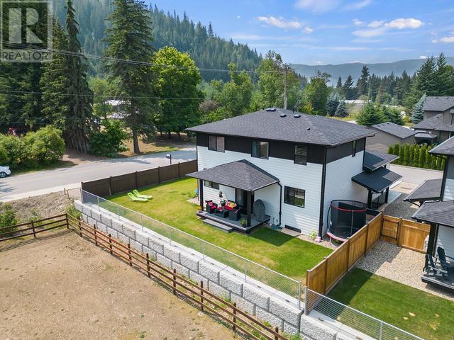1 - 1441 20 Avenue Se, House detached with 5 bedrooms, 3 bathrooms and 2 parking in Salmon Arm BC | Image 67