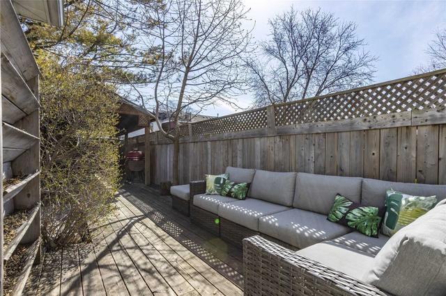 535 Quebec Ave, House semidetached with 3 bedrooms, 2 bathrooms and 1 parking in Toronto ON | Image 15