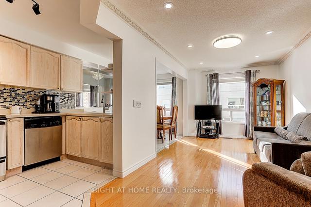 16 Pat Brooks Terr, Townhouse with 3 bedrooms, 4 bathrooms and 2 parking in Toronto ON | Image 31