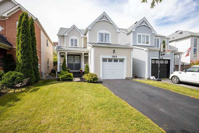 1343 Ashgrove Cres, House detached with 3 bedrooms, 3 bathrooms and 4 parking in Oshawa ON | Image 1