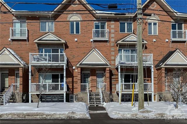 3265 St Joseph Boulevard, House attached with 3 bedrooms, 3 bathrooms and 1 parking in Ottawa ON | Image 2