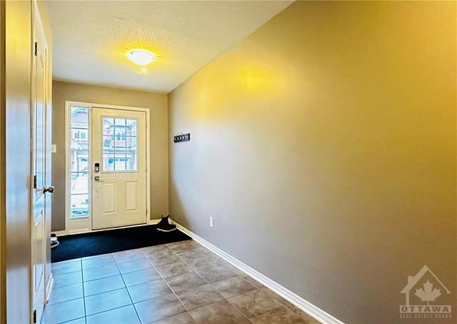206 Vision Street, Townhouse with 3 bedrooms, 3 bathrooms and 3 parking in Ottawa ON | Image 5