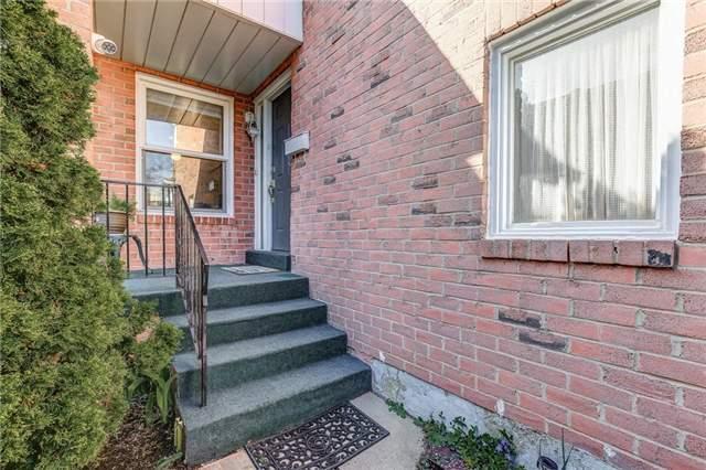 363 Huron St, House attached with 3 bedrooms, 3 bathrooms and 4 parking in Oakville ON | Image 2