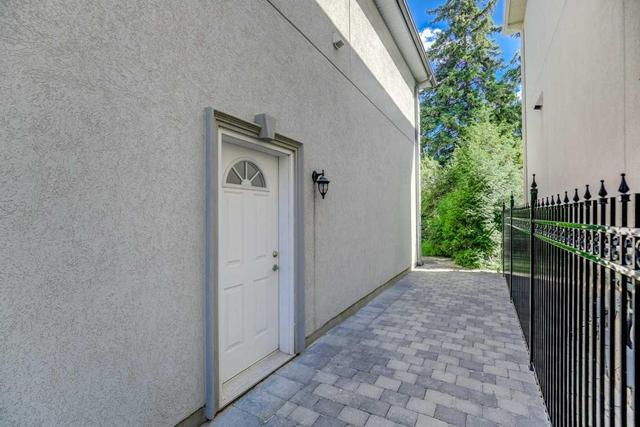 11 Monkton Ave, House detached with 4 bedrooms, 5 bathrooms and 4 parking in Toronto ON | Image 5