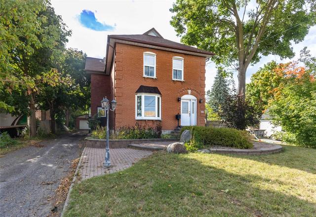 830 Simcoe St N, House detached with 2 bedrooms, 4 bathrooms and 7 parking in Oshawa ON | Card Image