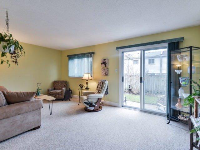 100 - 1020 Central Park Dr, Townhouse with 3 bedrooms, 2 bathrooms and 1 parking in Brampton ON | Image 6