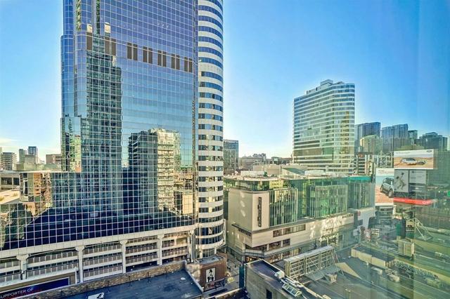 1606 - 200 Victoria St, Condo with 3 bedrooms, 1 bathrooms and 0 parking in Toronto ON | Image 9