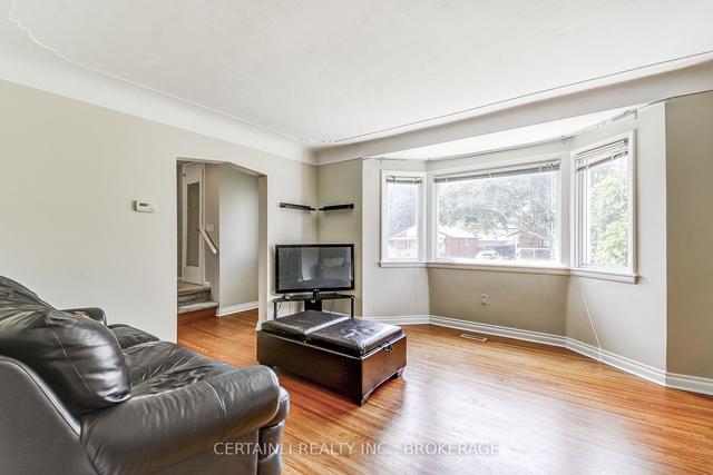 209 West 31st St, House detached with 3 bedrooms, 2 bathrooms and 6 parking in Hamilton ON | Image 3