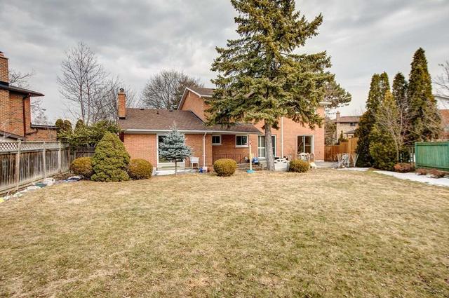 16 Simeon Crt, House detached with 4 bedrooms, 4 bathrooms and 4 parking in Toronto ON | Image 30