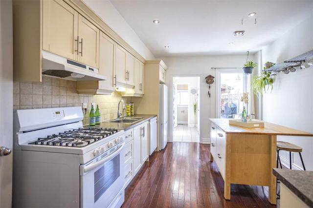 535 Quebec Ave, House semidetached with 3 bedrooms, 2 bathrooms and 1 parking in Toronto ON | Image 25