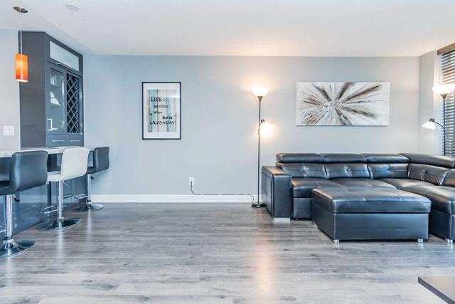 u # 819 - 8 Mondeo Dr, Condo with 1 bedrooms, 1 bathrooms and 2 parking in Toronto ON | Image 16