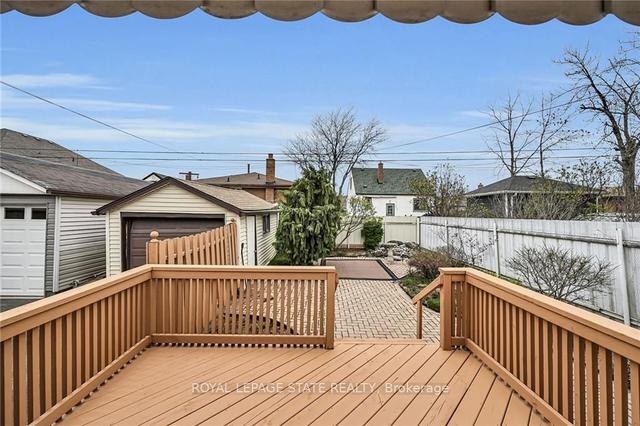 18 Reid Ave S, House detached with 2 bedrooms, 2 bathrooms and 3 parking in Hamilton ON | Image 26