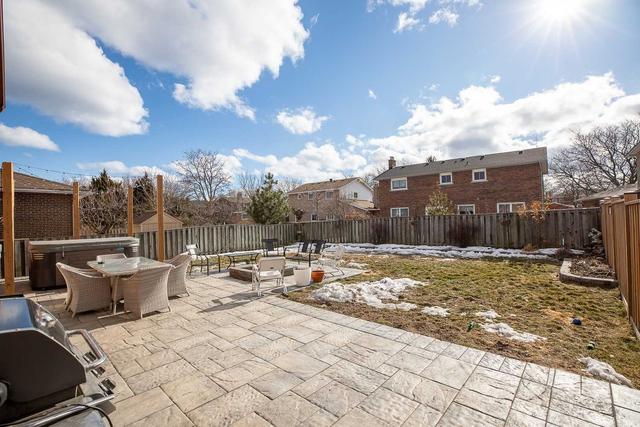 2432 Morrison Ave, House detached with 4 bedrooms, 4 bathrooms and 5 parking in Mississauga ON | Image 27