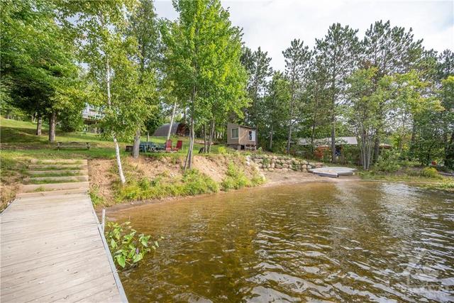 40489 Combermere Road, House detached with 3 bedrooms, 2 bathrooms and 4 parking in Madawaska Valley ON | Image 27