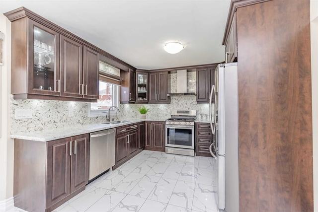 9 Cox Cres, House detached with 4 bedrooms, 3 bathrooms and 8 parking in Brampton ON | Image 17