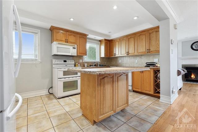 1894 La Chapelle Street, House detached with 3 bedrooms, 3 bathrooms and 4 parking in Ottawa ON | Image 10