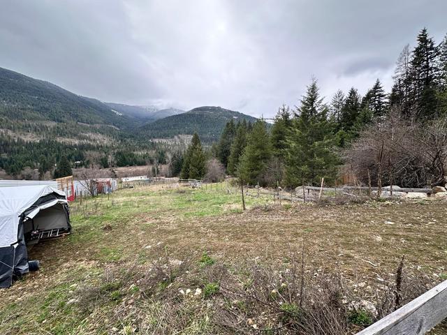 4248 Ross Spur Road, House detached with 2 bedrooms, 2 bathrooms and 5 parking in Central Kootenay G BC | Image 30