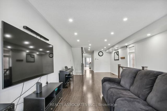 3634b St Clair Ave E, House attached with 4 bedrooms, 4 bathrooms and 1 parking in Toronto ON | Image 12