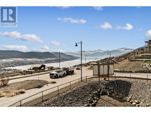 11 - 7735 Okanagan Hills Boulevard, House attached with 3 bedrooms, 3 bathrooms and 4 parking in Vernon BC | Image 22