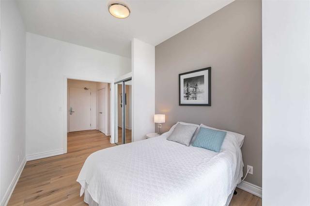 lph4901 - 55 Bremner Blvd, Condo with 3 bedrooms, 2 bathrooms and 1 parking in Toronto ON | Image 11