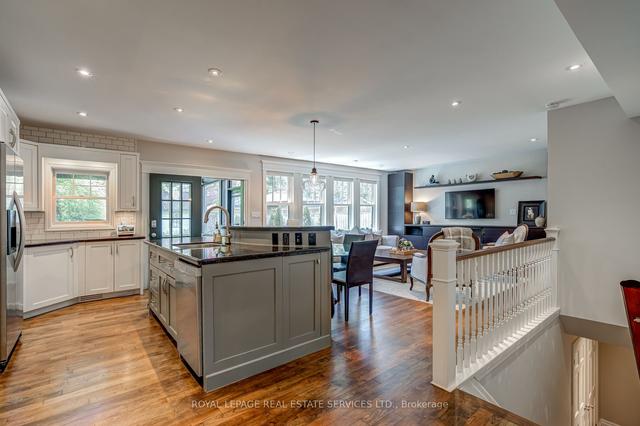 376 Delaware Ave, House detached with 5 bedrooms, 3 bathrooms and 3 parking in Burlington ON | Image 3