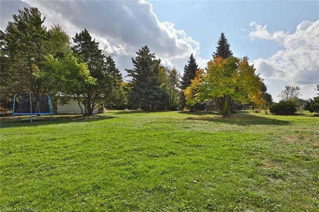 8750 Mansewood Tr, House detached with 3 bedrooms, 2 bathrooms and 8 parking in Milton ON | Image 20