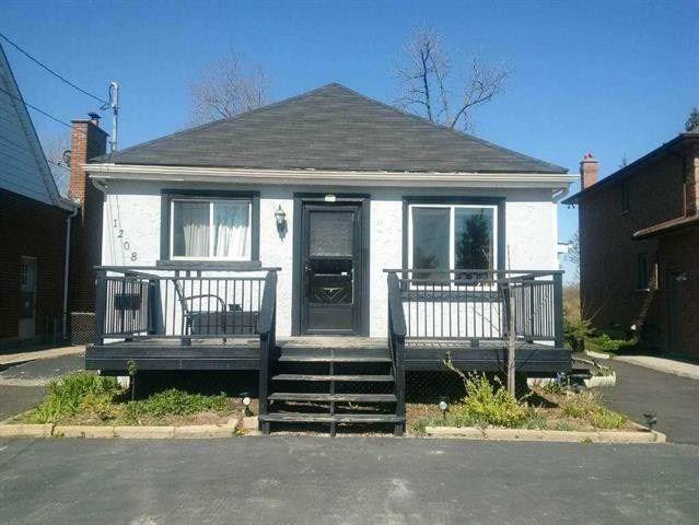 1208 West 5th St, House detached with 2 bedrooms, 2 bathrooms and 6 parking in Hamilton ON | Image 1