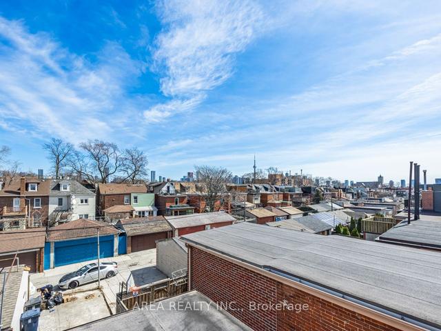 231 Beatrice St, House attached with 4 bedrooms, 2 bathrooms and 1 parking in Toronto ON | Image 11